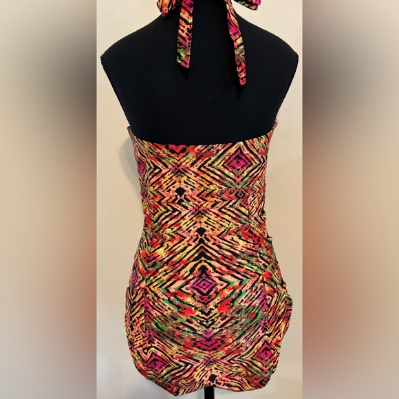 Forever 21 Women’s plus size one piece swimsuit. Size 2XL - Picture 5 of 5